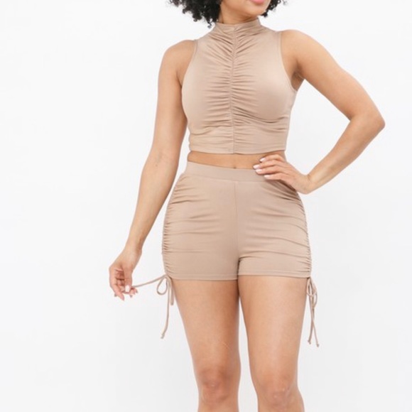 •A Sure Thing• Two Piece Shirring Short Set - Picture 4 of 5